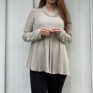 Vera Wang Elegant Cream Silk Tunic